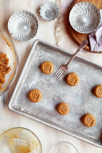 4-Ingredient Peanut Butter Cookies – Gluten-Free & Delicious 7 Peanut Butter Cookies 5